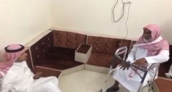 بالفيديو..وزير الإسكان لمواطن دعا له بالزواج: «أخاف زوجتي تزعل علي»