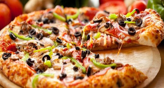 « البيتزا » لا تزيد وزنِك