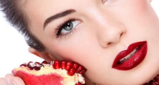 اصنعي قناع طبيعي من الرمان لتصبح بشرتك خالية من التجاعيد