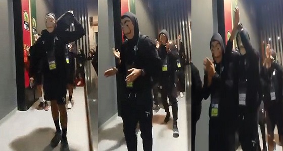 سر ارتداء لاعبي مصر أقنعة «سلفادور دالي» في نهائي أمم إفريقيا (فيديو)