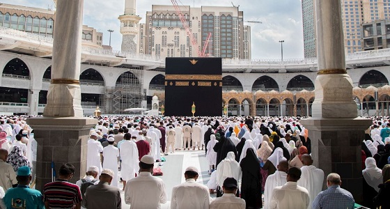 بالفيديو والصور.. خطبة الجمعة من المسجد الحرام