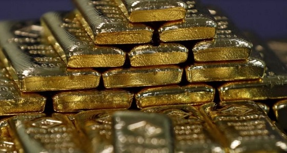 الذهب يتجه لتسجيل أكبر انخفاض أسبوعي في عامين ونصف بفعل آمال التجارة