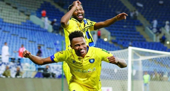 فيتوريا يختبر آدم أمام شباب أهلي دبي