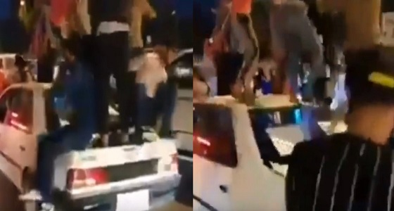 بالفيديو.. رجل عراقي يطلب من المتظاهرين تحطيم سيارته إيرانية الصنع