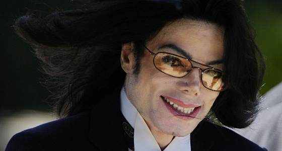 بالفيديو.. شبه لا يصدق بين شاب إسباني ومايكل جاكسون