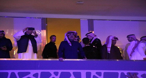 شاهد.. الأمير الوليد بن طلال و«آل الشيخ» يرفعا كأس أبطال آسيا في البوليفارد