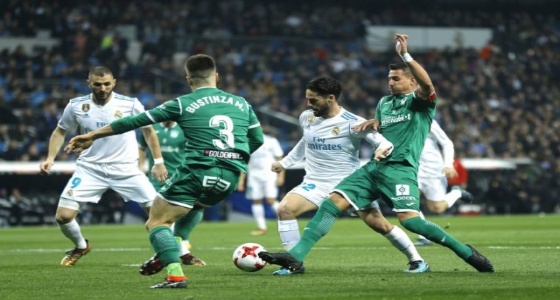 لاعب مغربي يتسبب في أزمة بين ريال مدريد وحكم مباراة ريال بيتيس