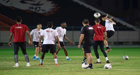 بالصور.. الشباب ينهي تحضيراته لمواجهة التعاون