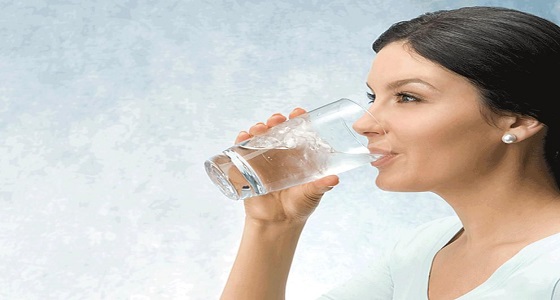 أبرزها الشعور بالشبع والوقاية من حصوات الكلى.. 7 فوائد لشرب الماء