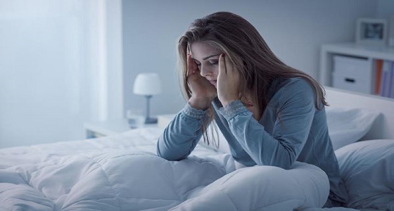 دراسة جديدة : قلة النوم تزيد خطر إصابة النساء بهشاشة العظام