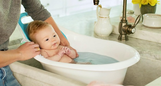 نصائح هامة لمنع إصابة طفلك بالبرد أثناء الاستحمام
