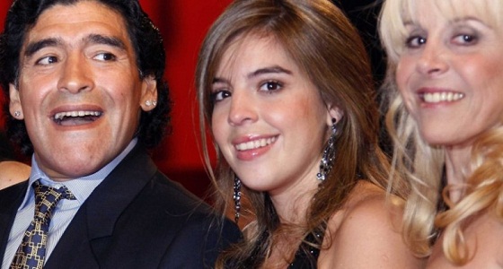 بالفيديو.. مارادونا لابنته: لن أموت ولن أترك لكِ شيئًا