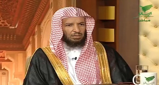«الشثري»: التوقيع بالحضور عن زميل متأخر «محرّم» (فيديو)