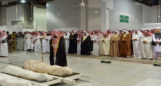 بالصور.. صلاة الميت على الأمير متعب بن عبدالعزيز في المسجد الحرام