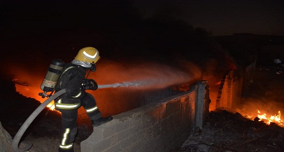 انهيار واجهة 3 غرف في اشتعال لحظي لبناية بجدة (صور)