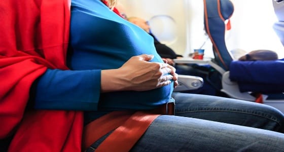 الحالات التي يسمح فيها للحامل بركوب الطائرة