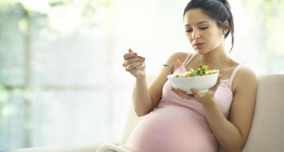 دراسة جديدة: سمنة الحامل تؤثر على نمو وذكاء طفلها