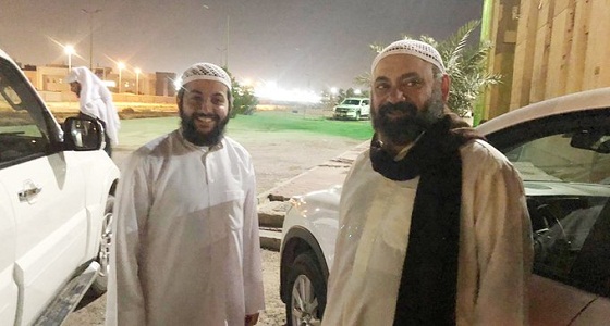 شاهد.. الإفراج عن وليد الطبطبائي وبكاءه بعد الخروج من السجن