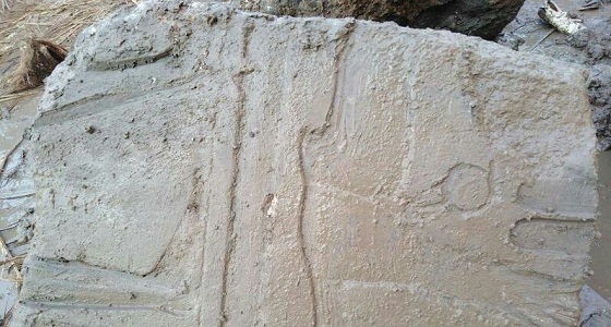 بالصور.. العثور على 19 كتلة أثرية ضخمة في مصر والإطاحة بمكتشفها  