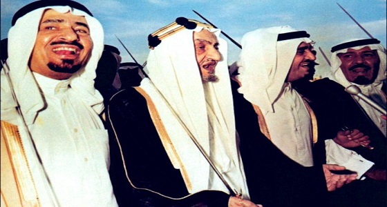 صورة نادرة لـ 4 ملوك خلال عيد الفطر بالمملكة منذ 47 عامًا