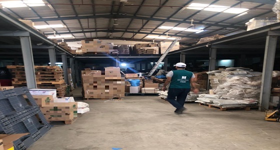 ضبط مستودع تخزين مواد نظافة منتهية الصلاحية بمكة