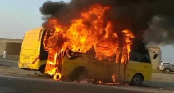 السائق أخرج الطالبات و4 إصابات في حادث اشتعال حافلة مدرسية بمحايل