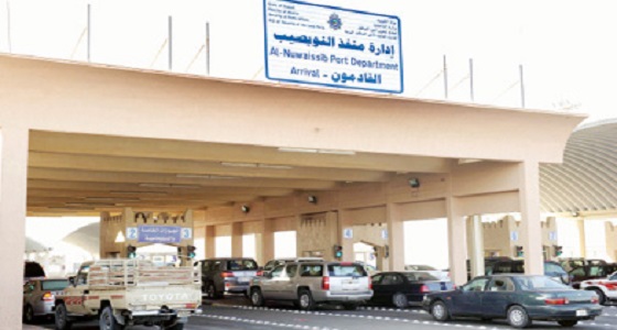 إحباط أغرب عملية تهريب لمتهم عبر منفذ النويصيب بعد الإشتباه في فتاتين