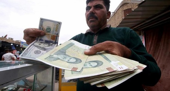 انهيار جديد للعملة الإيرانية تزامنًا مع ثورة البنزين