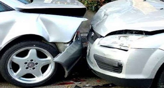 إصابات إثر اصطدام مركبتين في حي القمرية