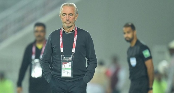 إقالة مدرب الإمارات .. رسميًا