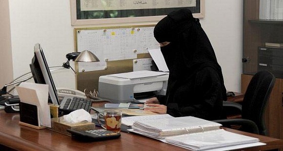 قانونية توضح الأعمال المحظورة على المرأة في المملكة (فيديو)