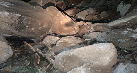 بالصور.. سقوط صخور علي منزل ببركوك بارق
