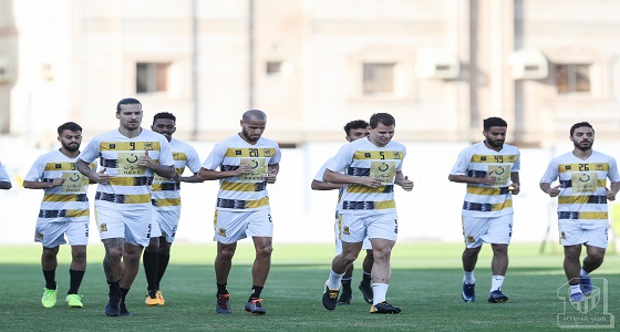 بالصور.. الاتحاد يواصل تدريباته استعدادا لواجهة الفتح