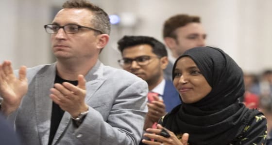 «أمريكية» تفتح النار على إلهان عمر وتكشف حقيقة خيانتها