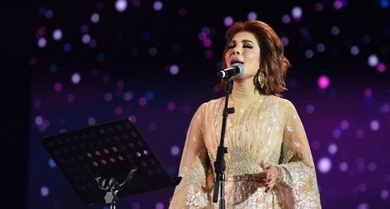 بالفيديو.. أصالة تجهش بالبكاء على المسرح بسبب «ذاك الغبي»