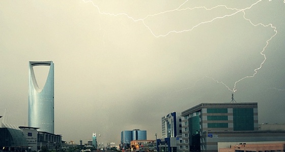 هطول أمطار رعدية على الرياض