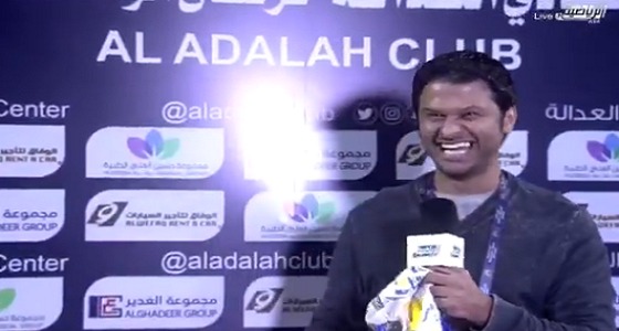 مراسل الرياضية يتفاجأ بموقف غير متوقع من لاعب النصر (فيديو)