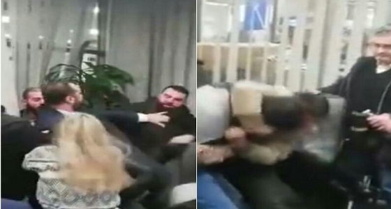 بالفيديو.. شجار عنيف بين عميل وموظف داخل بنك 
