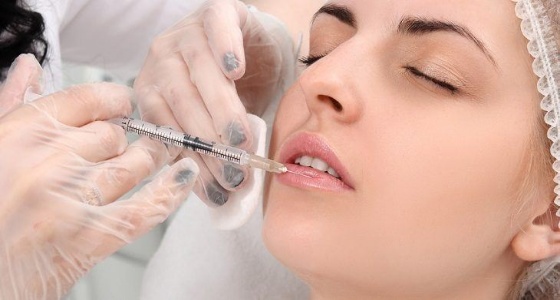 بالفيديو.. أبرز المعلومات عن حقن تعبئة الوجه «الفيلر» وآثارها الجانبية