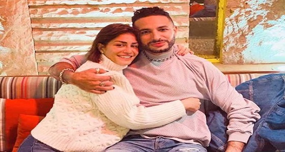 بالصور.. أول ظهور لشقيق منة فضالي بطلاء الأظافر