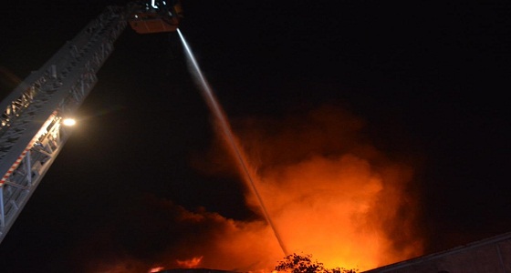 حريق مستودعين في جدة.. ولا إصابات (صور)