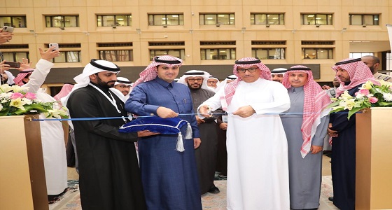 مدير جامعة الملك سعود يفتتح معرض الاحتفال باليوم العالمي للغة العربية