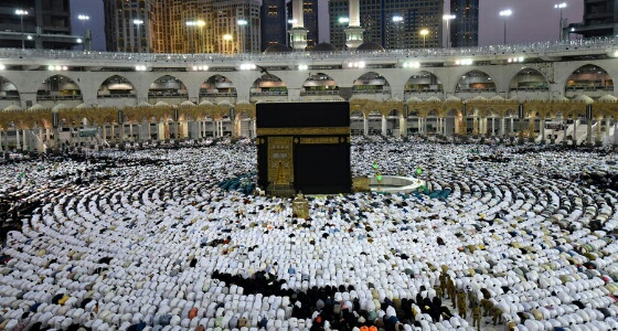 وضع حواجز أوتوماتيكية لتنظيم حركة الحشود بالمسجد الحرام
