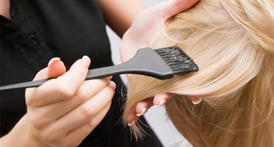 دراسة تكشف علاقة خطيرة بين صبغة الشعر والسرطان