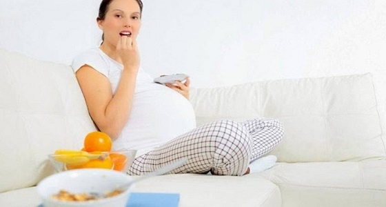 دراسة تكشف علاقة خطيرة بين سمنة الأم أثناء الحمل وذكاء طفلها