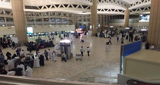 بالفيديو.. الترحيب بالمسافرين عبر مطار الملك خالد بأكثر من 10 لغات