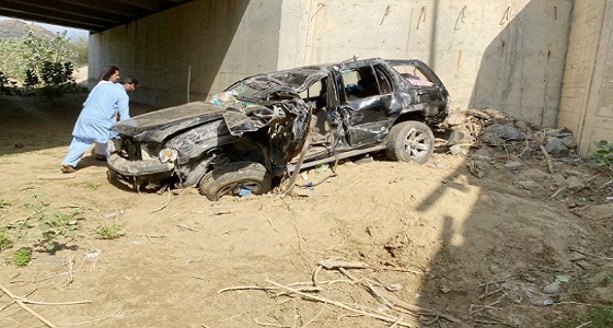 إصابة سائق إثر سقوط مركبته أسفل جسر« حليمة السعدية » بجدة