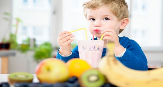 5 مشروبات طبيعية مفيدة لصحة طفلك