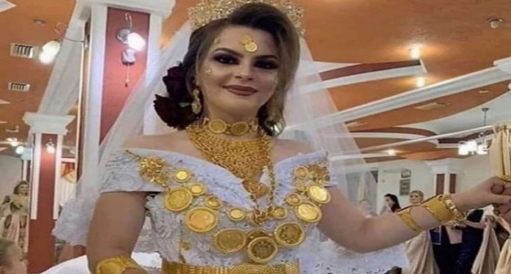 كسوة العروس بـ «الذهب» قبل الطلاق من أغرب عادات القبائل العراقية