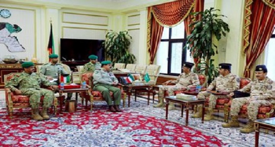 رئيس التعليم بالحرس الوطني يلتقي رئيس الأركان العامة للجيش الكويتي